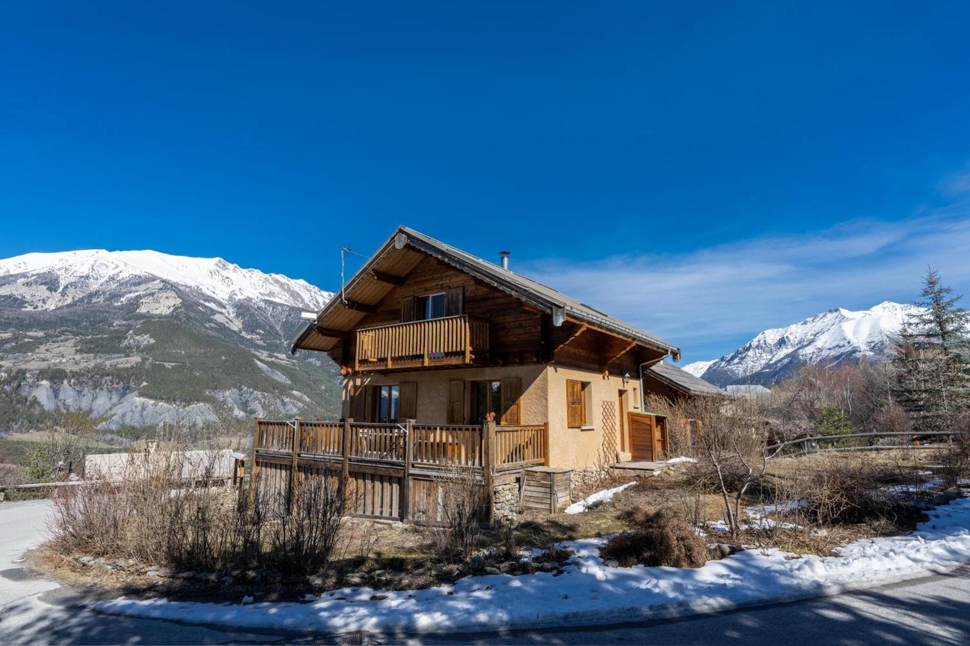 Parenthese Alpine - Poele A Bois - Calme - Parking Enchastrayes